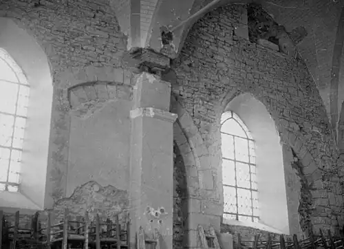 Mur nord de la nef pendant les travaux de 1937.