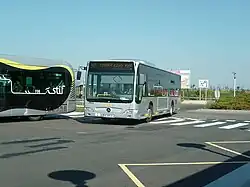 Citaro II Facelift et Créalis Neo 12 sur la ligne 1 du T Zen en gare de Lieusaint - Moissy.