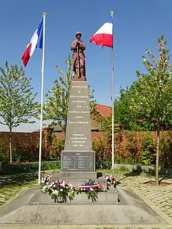Le monument aux morts.