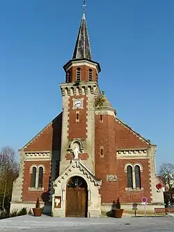 Photographie montrant l'église de la Nativité-de-la-Vierge