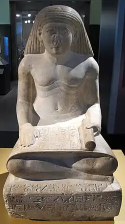 homme assis, nez cassé