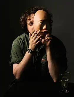 Description de l'image ONEOHTRIX POINT NEVER (cropped).jpg.