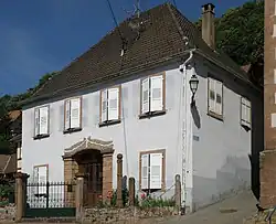 Ancien presbytère à proximité de l’église.
