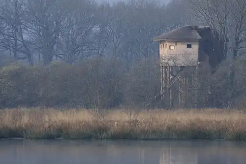 Le Grand Affût vu depuis la rive opposée.