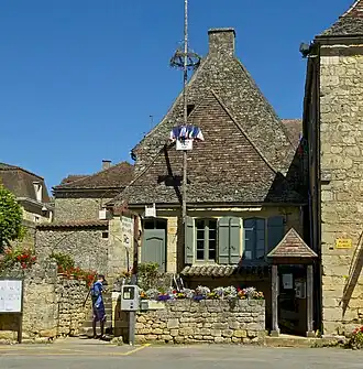 La gendarmerie de Montignac.(Domme)