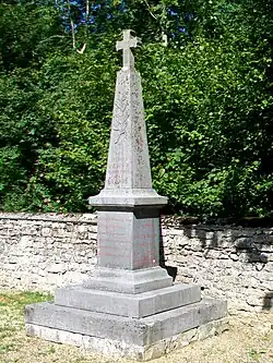 Le monument aux morts.