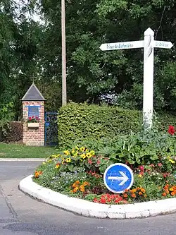 Chapelle au rondpoint de Trieux de Melsart.
