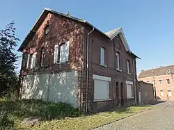 Un bâtiment subsistant.