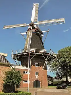 Oldehove, moulin koren-en pelmolen de Leeuw.