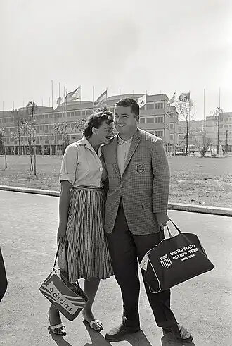 Avec Harold Connolly en 1960.