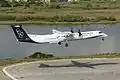 Un Dash 8-Q400 d'Olympic Air au toucher à Corfou.