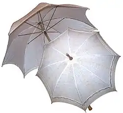 Ombrelle française, début XXe&nbsp;siècle.