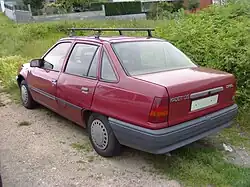 Opel Kadett E berline LS 4 portes (arrière)