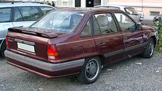 Opel Kadett E berline 4 portes Frisco (arrière)
