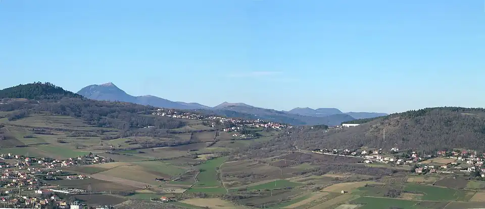 Vue sur le village de Opme