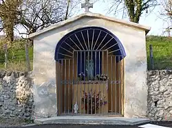 L'oratoire au pied de la route de Brié. Sa date de construction reste incertaine.