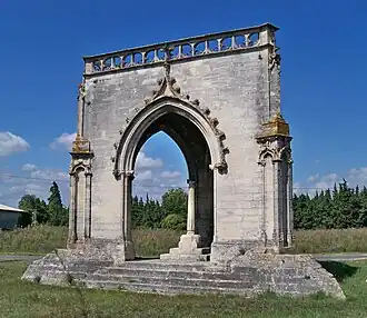 Croix couverte de Beaucaire.
