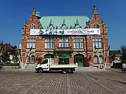 La façade de la mairie.
