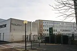 Le lycée Sainte-Croix-Saint-Euverte.