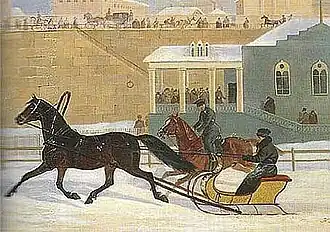 Peinture d'un traineau attelé d'un cheval brun, un cavalier à l'arrière-plan.