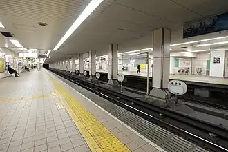 Vue des quais de la station