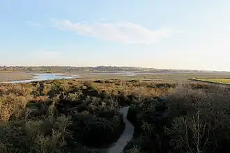 Embouchure de l'Orne en direction de l'intérieur des terres