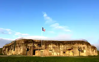 Vue de l'entrée de l'ouvrage.