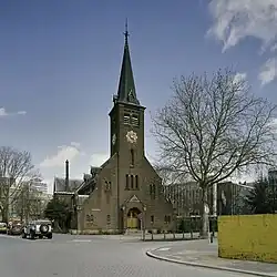 photo d'une église avec clocher