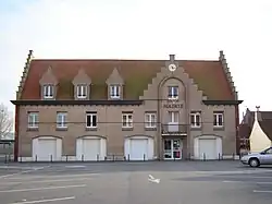 Photographie montrant la mairie de Oye-Plage