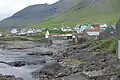 Oyndarfjørður avec des maisons typiques féroïennes.