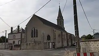 La place Saint-Martin et l'église d'Ozoir-le-Breuil.