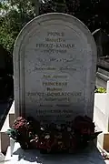 La tombe de Mozaffar Firouz au Père Lachaise