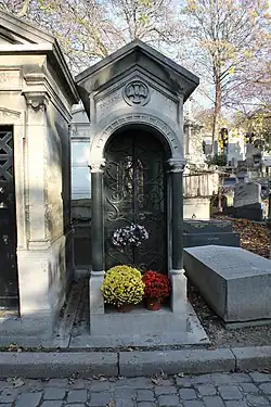 Tombe de Francis Poulenc au cimetière du Père-Lachaise (division 5)