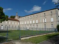 Le jardin du couvent de la Visitation situé à l'emplacement de l'ancien couvent des Cordeliers.