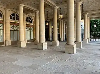 Image illustrative de l’article Péristyle de Montpensier