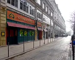 Rue Saint-Denis, en direction de la place du Châtelet.