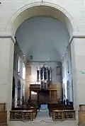 Nef principale avec l'orgue.
