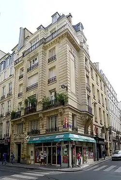 Le carrefour des rues des Petits-Champs et Sainte-Anne.