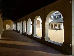 Cloître.