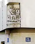 Bas-relief à l'angle de la rue de Jouy et de Fourcy.