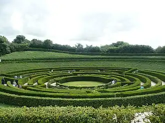 Le labyrinthe de la colline.