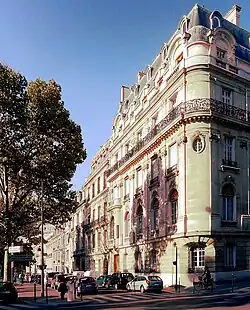 Le no&nbsp;8 et les numéros pairs suivants.