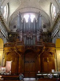 Orgue de tribune.