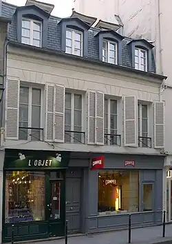 No&nbsp;9 : boutiques dans une vieille maison.