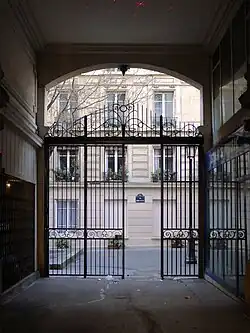 No&nbsp;9 : le passage Alfred-Stevens.