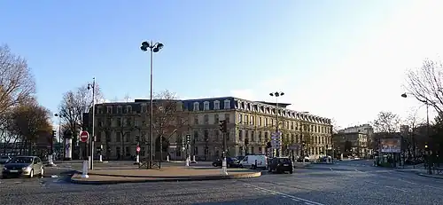 Place vue vers le côté du 13e&nbsp;arrondissement (gare d'Austerlitz).