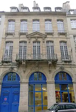 Vue générale depuis la rue.