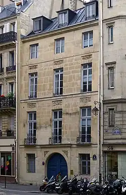 Nos&nbsp;13, 15 et 17.