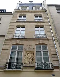 Façade de la maison de l’Annonciation, au no 89.