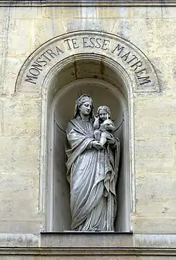 Statue de la Vierge.